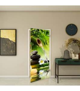 Ganzglastür Fotoprint Modell 41 mit grünem Naturmotiv neben einem Sideboard